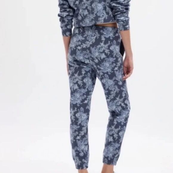 NWT Gap x LoveShackFancy Sweatpants - NWT - Picture 2 of 5